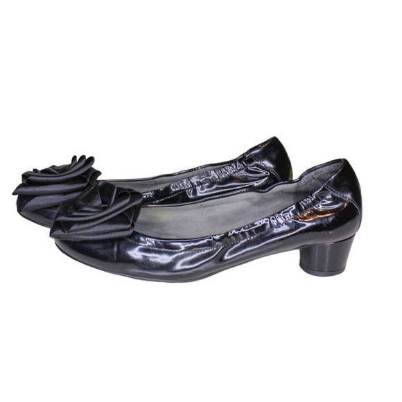 Stuart Weitzman Shoes - Stuart Weitzman Black Patent Leather Round Block Heel Shoes Satin Flower 6.5M